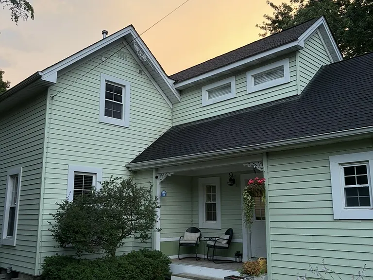 541 Union St — Photo 4