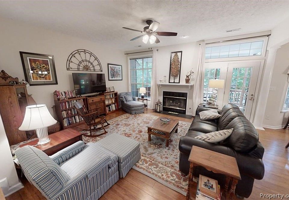 1st image of 102 Lamplighter Pl