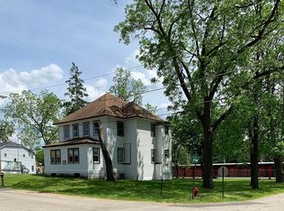 515 Garfield Ave, Fox Lake, IL 60020