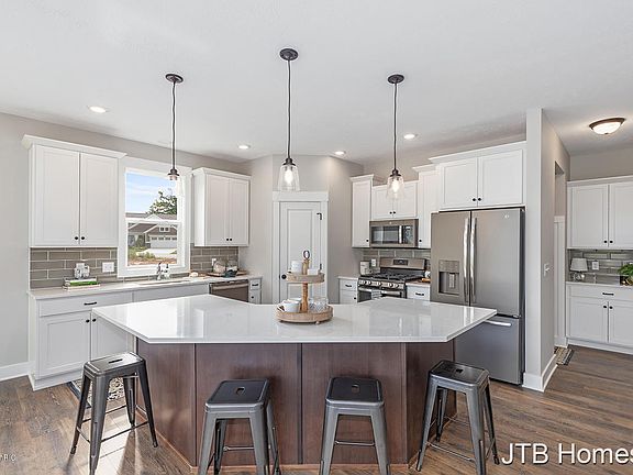 4th image of 6113 Harmon Green Ave #34