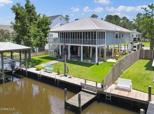 222 Hackberry Dr, Pass Christian, MS 39571