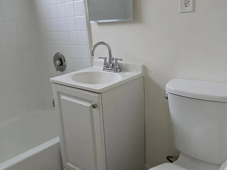 1248 N Las Palmas Ave #6 — Photo 12