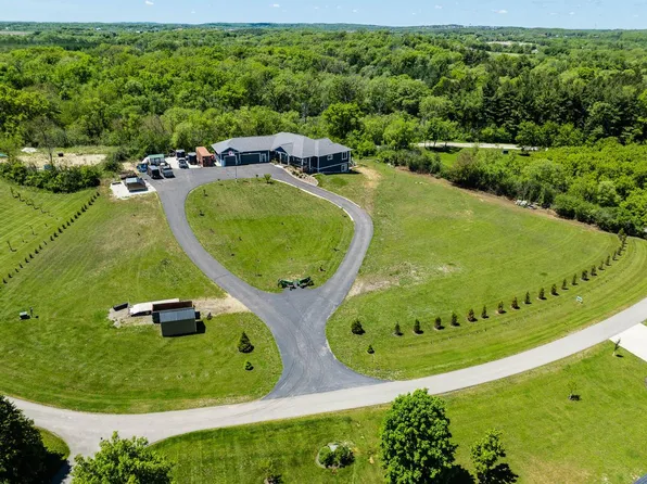 2578 Back ROAD, Burlington, WI 53105