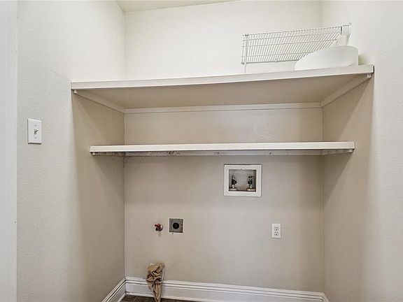 5th image of 172 S Gate Dr #172