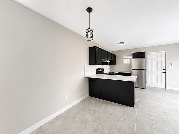 3rd image of 1804 Oasis Ave