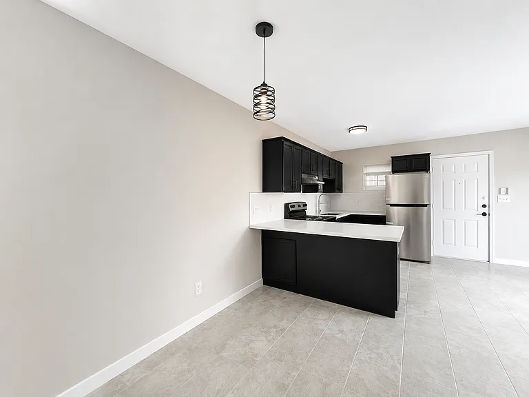 1804 Oasis Ave — Photo 3