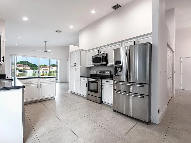 23390 Torre Cir — Photo 16