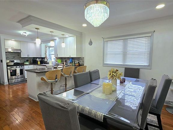 3rd image of 8218 Pershing Ave