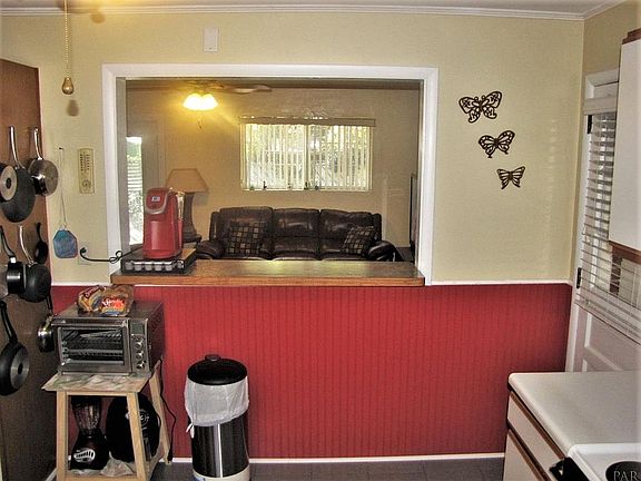 5th image of 921 Brookview Cir