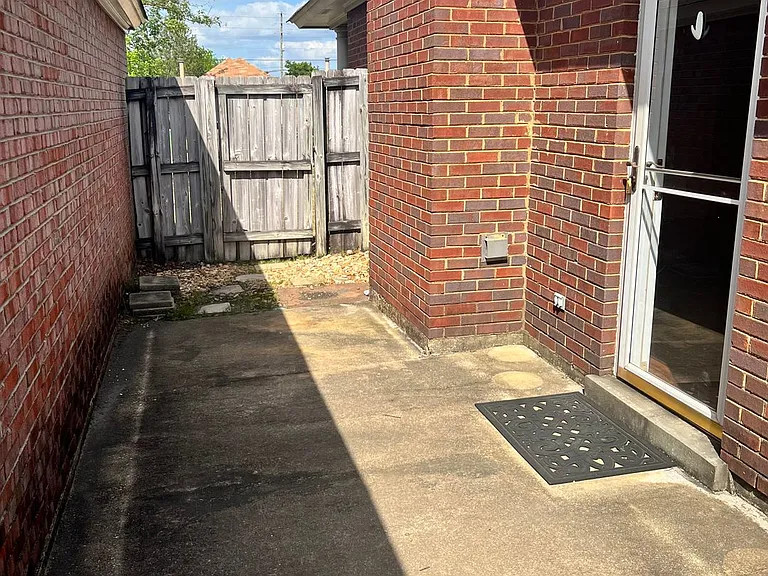 1124 Stafford Dr — Photo 18