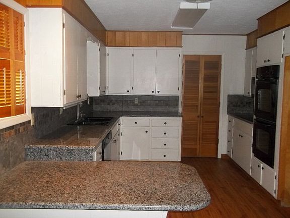 5th image of 3007 Crockett Ave