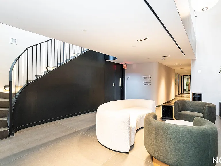 527 Grand Ave #402 — Photo 14