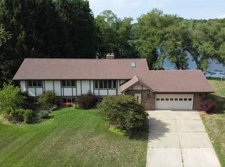 2813 Ridgewood Trl, Berrien Springs, MI 49103