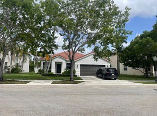 1087 Chenille Cir, Weston, FL 33327
