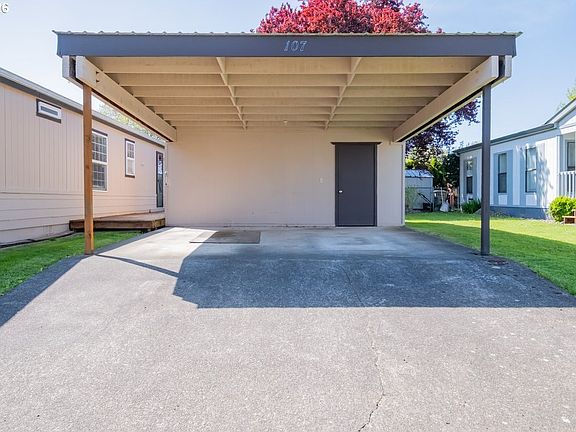 4th image of 1145 SW Cypress St Unit 107