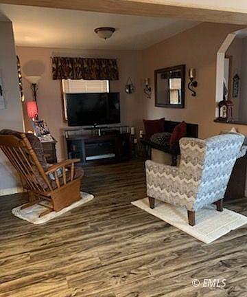 5th image of 107 N Sewell Ave