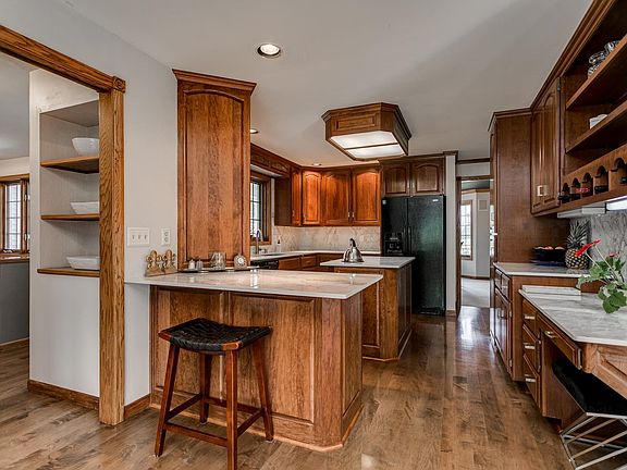 5th image of 3040 Windfield Dr