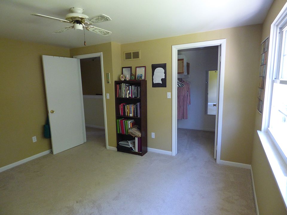 2nd image of 6725 Andersonville Rd #1