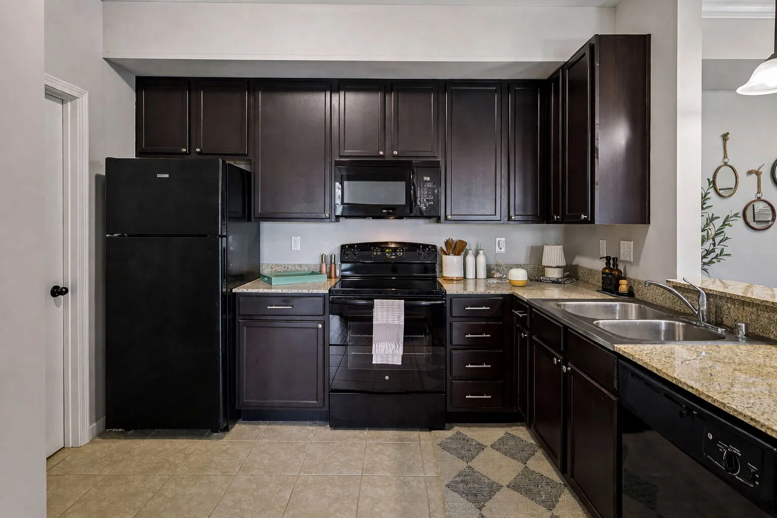Cumberland Trace Village Apartments — Photo 2