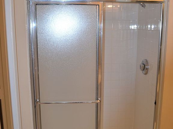5th image of 2204 Westcourt Ln APT 321