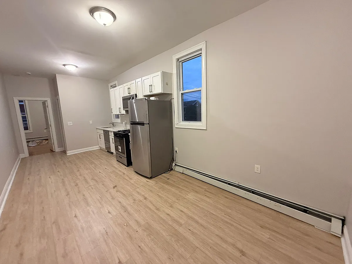 Building Photo - 153 Academy St #27E