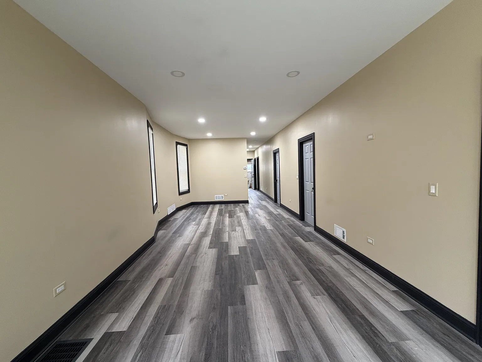 2 bed, 1000 sqft, $1,400 — Photo 3