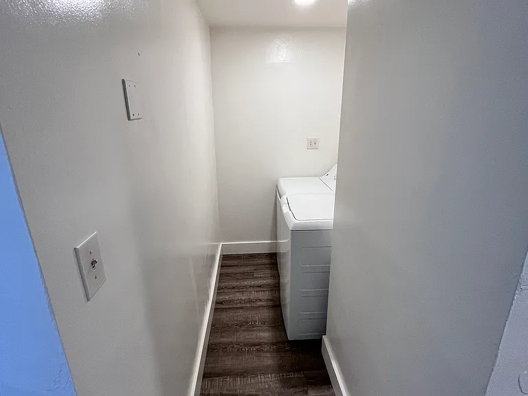 15-33 N Longfellow Ave #19 — Photo 9