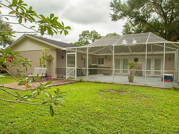 4th image of 13915 Briardale Ln