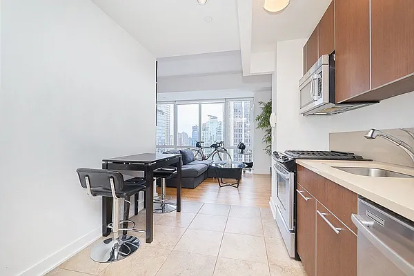 Rented by The Continental | media 12