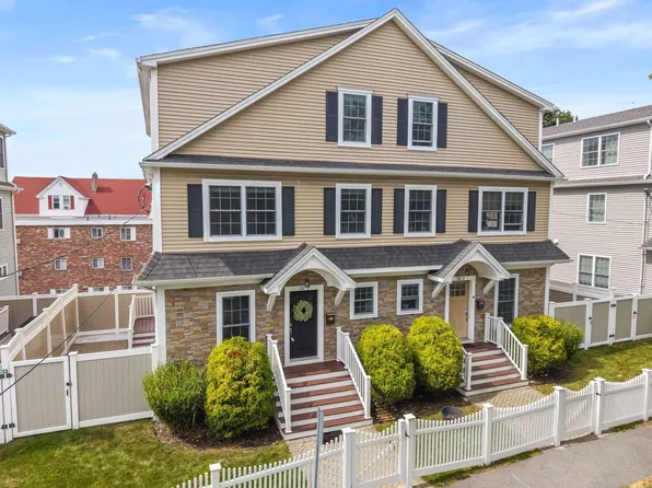10 Gale St #1, Waltham, MA 02453