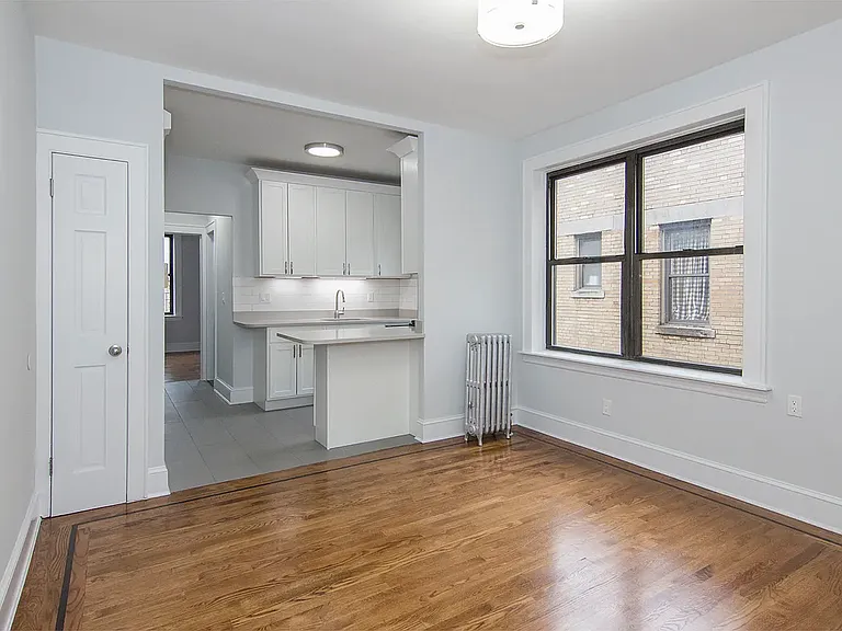 21-70 Crescent St #C2 — Photo 6