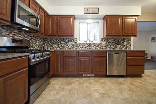 3rd image of 42400 Beechwood Dr
