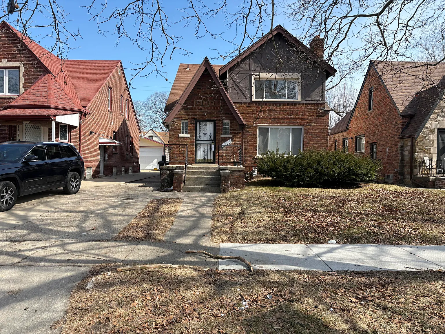 15858 Sussex St photo 1