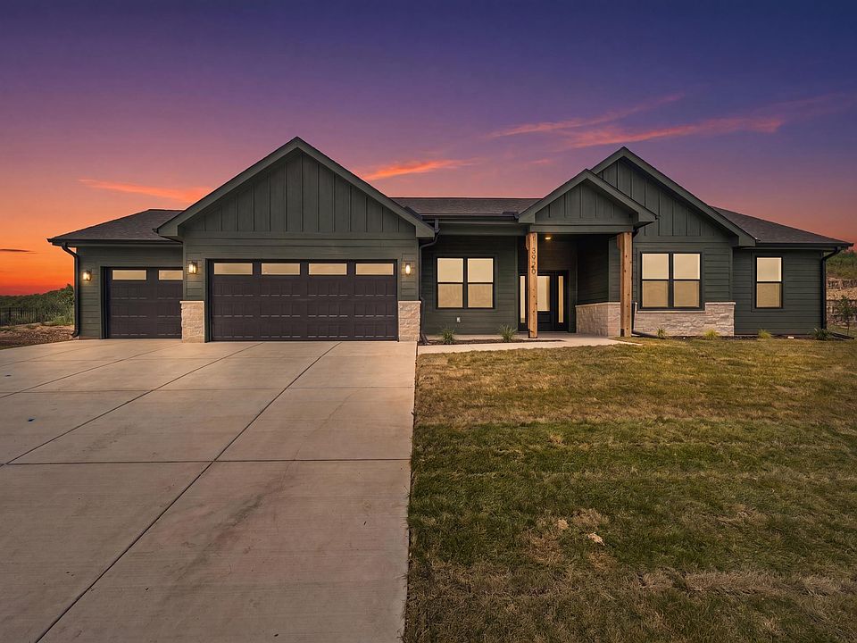 1st image of 3920 Travers Cir