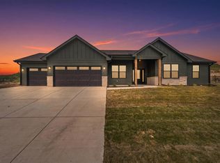 3920 Travers Cir, Manhattan, KS 66503