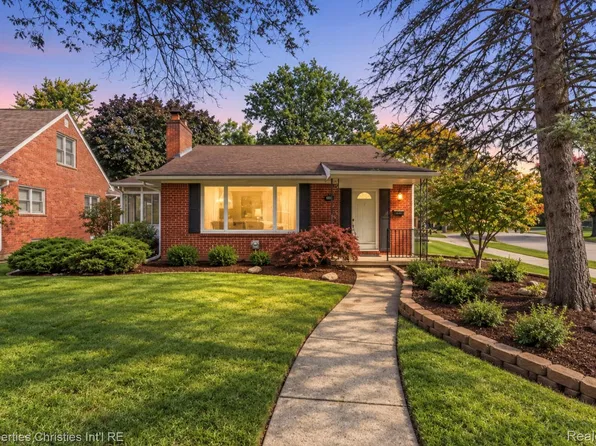 4326 N Verona Cir, Royal Oak, MI 48073