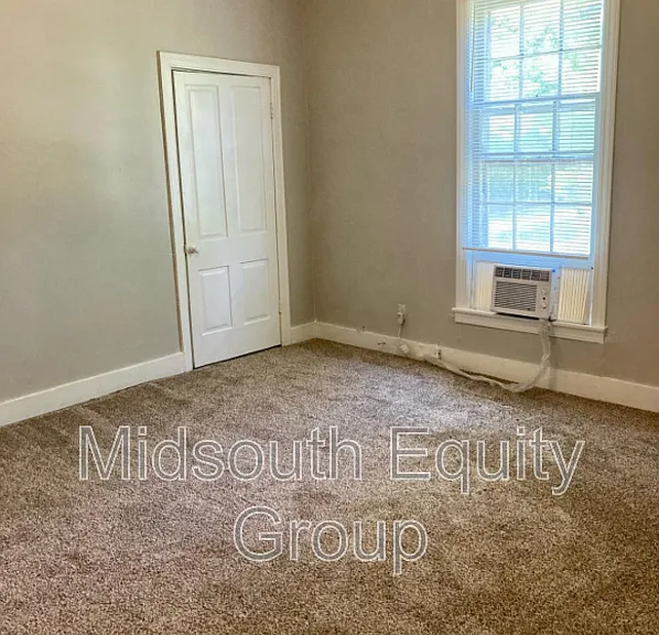 420 N McLemore Ave — Photo 10