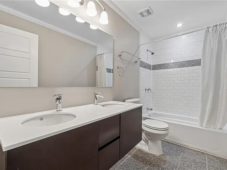 6895 Riverside Dr — Photo 30