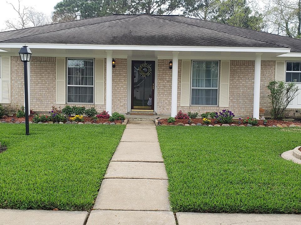 3 bedroom 2 bath all brick home