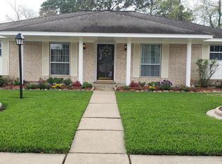 1814 Winding Creek Dr, Pearland, TX 77581