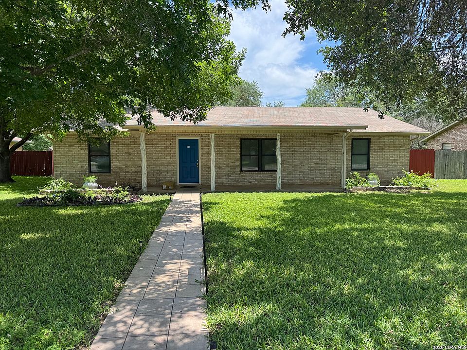 1st image of 137 N Bluebonnet