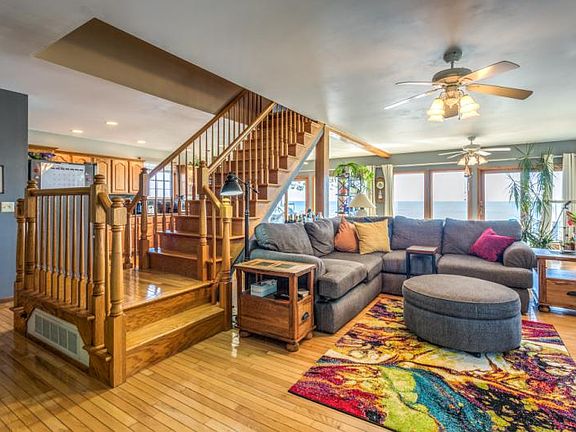 5th image of 7915 Lakeview Dr