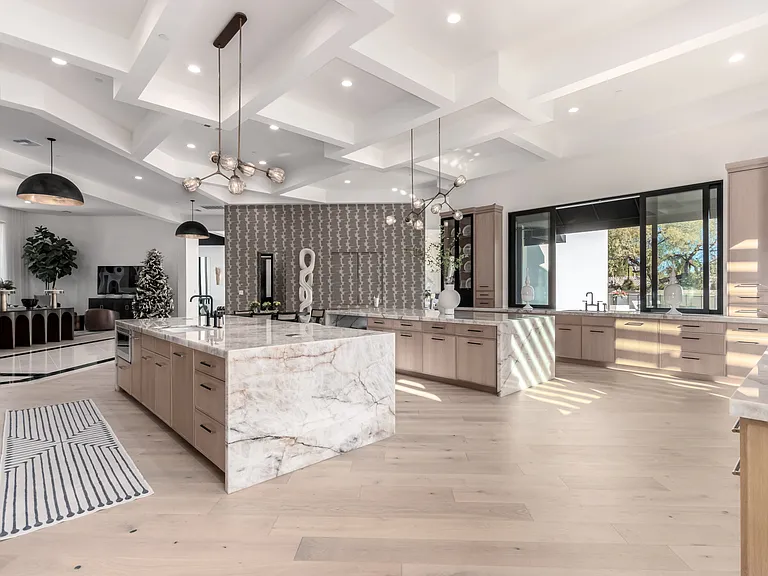 N 65th Pl — Photo 37