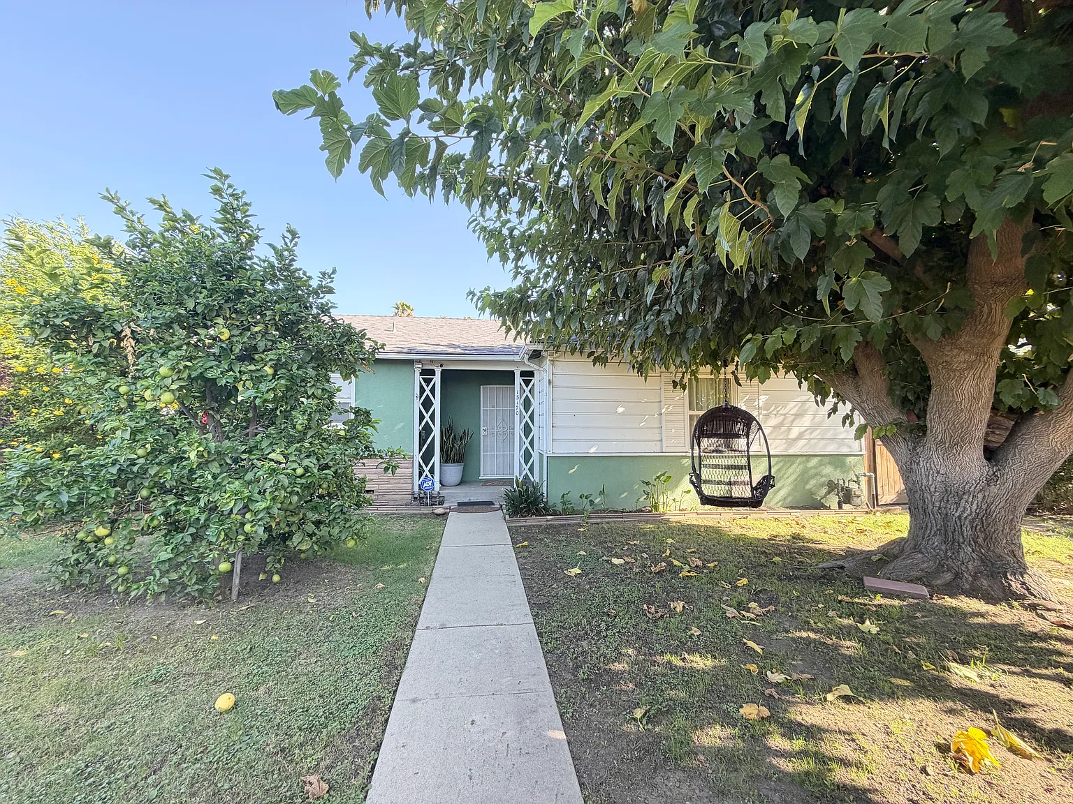 3 bed, 1262 sqft, $3,800 — Photo 2