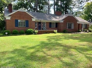 105 W Purvis St, Robersonville, NC 27871