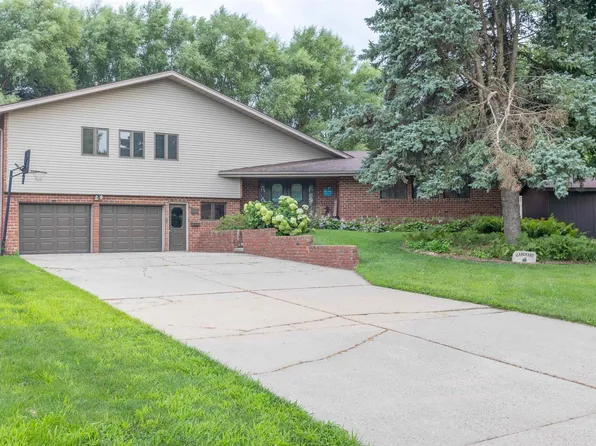 14 Elmwood Dr, Mapleton, IA 51034