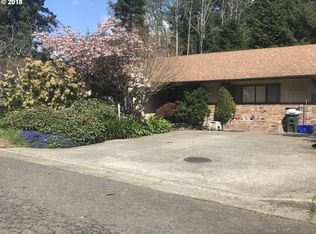 3703 Spruce St, North Bend, OR 97459