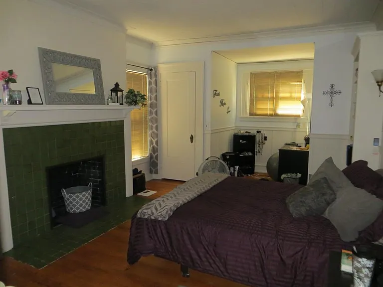 38 Gay Ave SE #4 — Photo 3