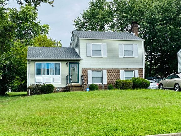 2nd image of 2905 Peabody Ln