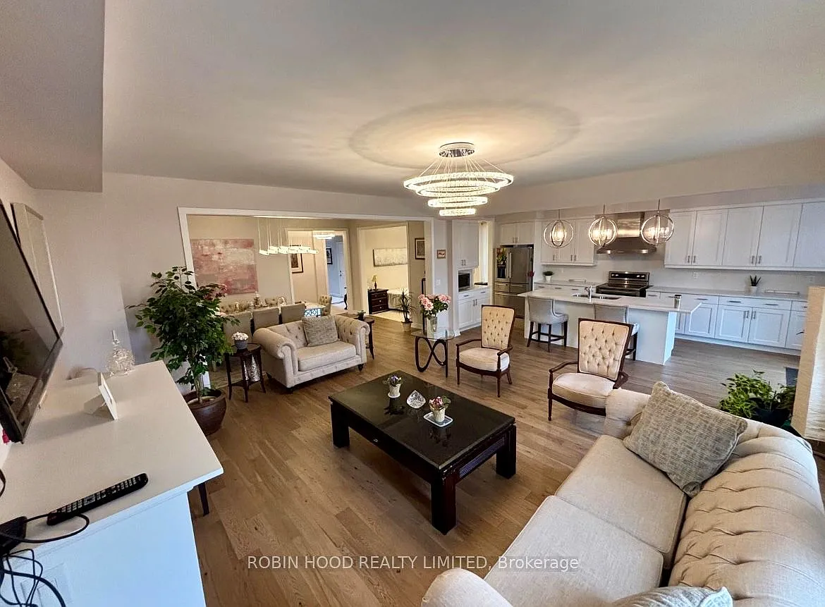 Building Photo - 400 Finch Ave #25